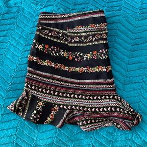 Flowered shorts with ruffle